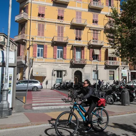 Maura's Sea View * Sanremo